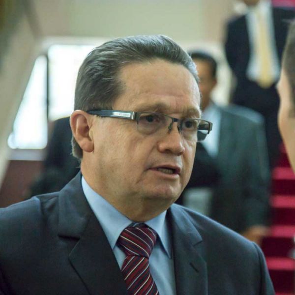 El vocero del Partido Liberal en el Senado de la República, Guillermo García Realpe, denunció que en el departamento de Nariño “existe un cartel” que manipula el comercio y abusa con las tarifas de los combustibles.