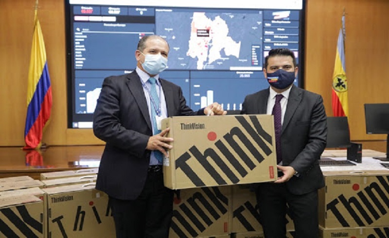 El gobernador Nicolás García entregó 1344 computadores para la optimización de la prestación del servicio, procesamiento de información y fortalecimiento de la infraestructura tecnológica en los hospitales de la red pública departamental, que serán insumo fundamental para cada una de las etapas del proceso de vacunación contra el Covid-19 y anunció que ya están en camino 10.207 vacunas que se distribuirán en los 116 municipios.