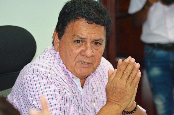 Ante las medidas cautelares emitidas por la Fiscalía General de la Nación de no permitir el ingreso ni salida de ganado en zonas de Parques Naturales de San Vicente del Caguán, entre otras, el Gobernador del Caquetá Arnulfo Gasca Trujillo exhortó al Gobierno Nacional para lograr un diálogo que no permita que se siga afectando el orden público y la situación de cientos de campesinos, docentes y estudiantes del departamento.