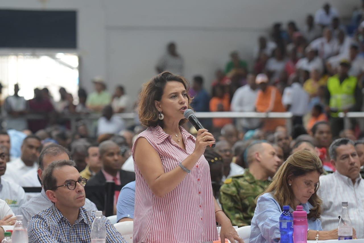 La ministra del Interior, Nancy Patricia Gutiérrez explicó desde Quibdó las instancias existentes para resolver los problemas del departamento del Chocó, de acuerdo a “La Comisión Intersectorial que se instaló con una secretaría técnica, la de Seguimiento a los Acuerdos del Paro Cívico de 2016 y  la Comisión Consultiva de Alto Nivel”.