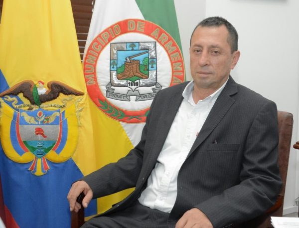 Cumpliendo el cronograma para la escogencia de alcalde de Armenia de la terna que envió el Partido Liberal, el Gobernador del Quindío Carlos Eduardo Osorio Buriticá nombró al economista Óscar Castellanos Tabares como nuevo alcalde de Armenia, para completar el periodo constitucional 2016-2019 y ante la renuncia del titular elegido para ese cargo, doctor Carlos Mario Álvarez Morales.