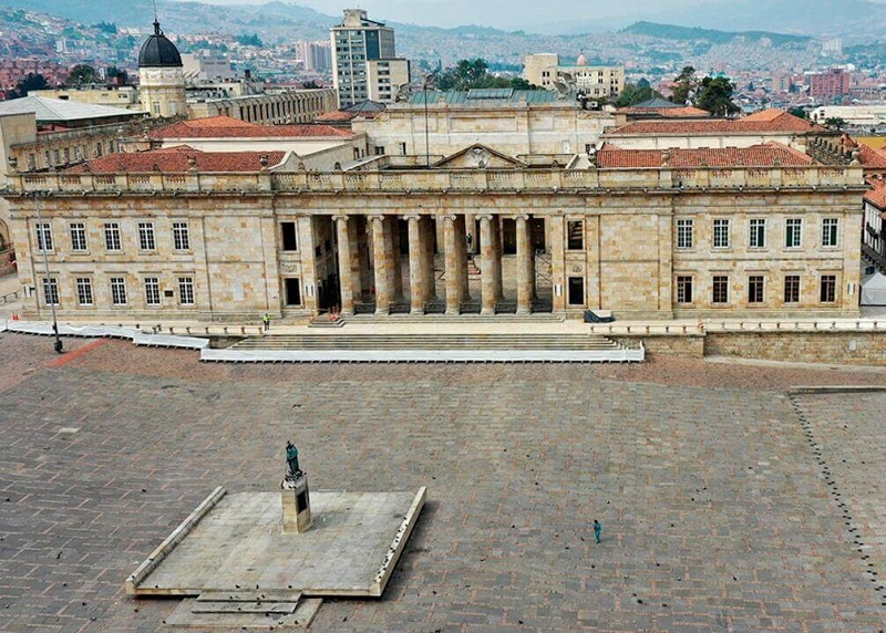 En el proyecto de Presupuesto General de la Nación para la vigencia fiscal del 2021, cuyo monto asciende a $314 billones, empieza la puja por recursos entre el Gobierno y el Congreso para garantizar el mejor desarrollo de la institucionalidad, pero en plena pandemia por el covid19 y según los encuentros virtuales de las diferentes comisiones del legislativo con los ministros, se destaca que la salud, el sector agropecuario, la cultura y el deporte, se convierten en las principales prioridades para atender e impulsar en el 2021.