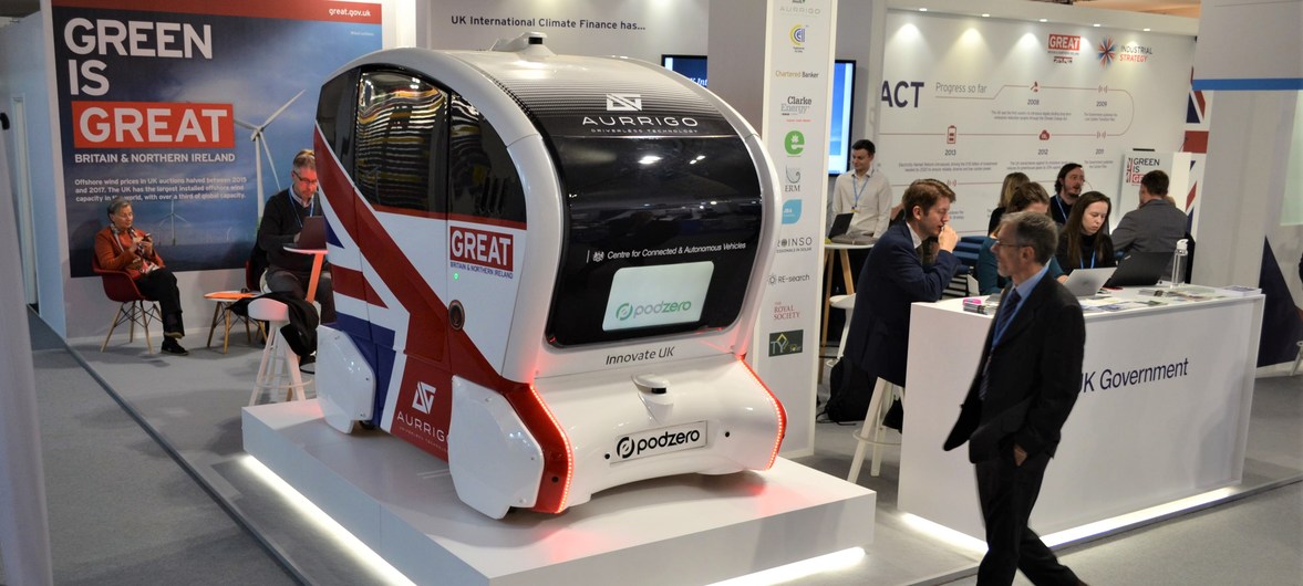 El transporte tradicional emite unas 8 gigatoneladas de emisiones de carbono a la atmósfera anualmente, una cantidad que podría duplicarse para 2040 y acelerar las terribles secuelas del Cambio Climático. 