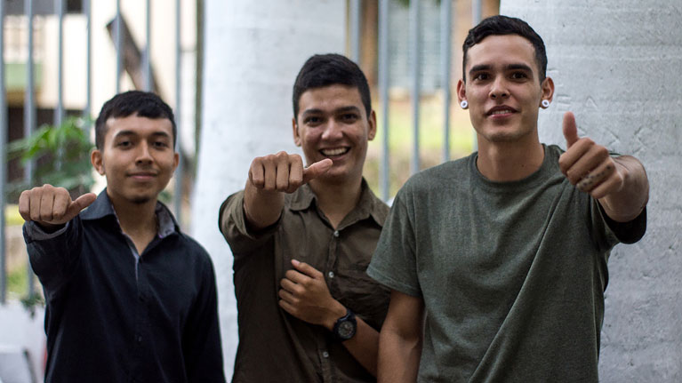 Un proyecto conjunto entre la OIT y el Ministerio de Tecnologías de la Información y las Comunicaciones (MINTIC) de Colombia ha permitido que más de 8000 estudiantes fortalezcan sus capacidades para la industria de tecnologías de la información. 